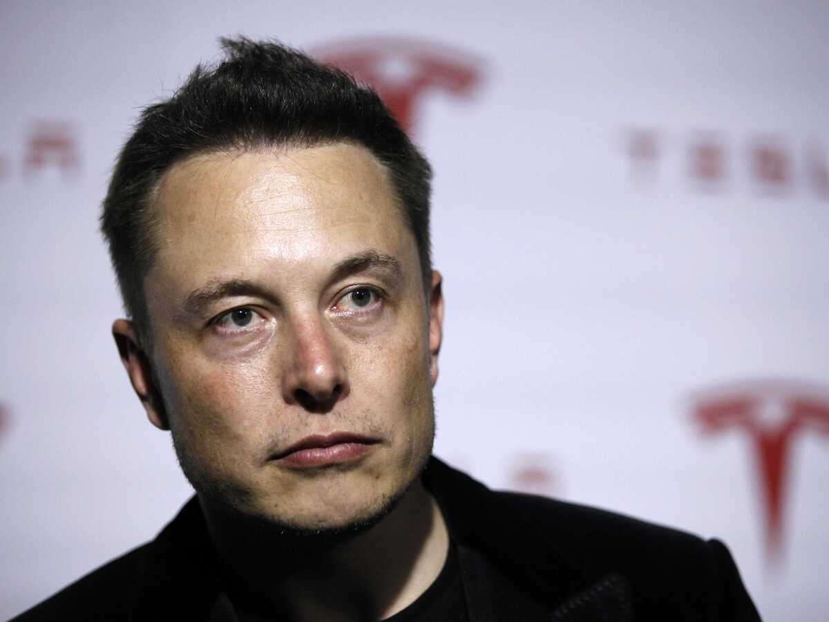 Mister Tesla Mette La Freccia E Sorpassa Mister Amazon Elon Musk L