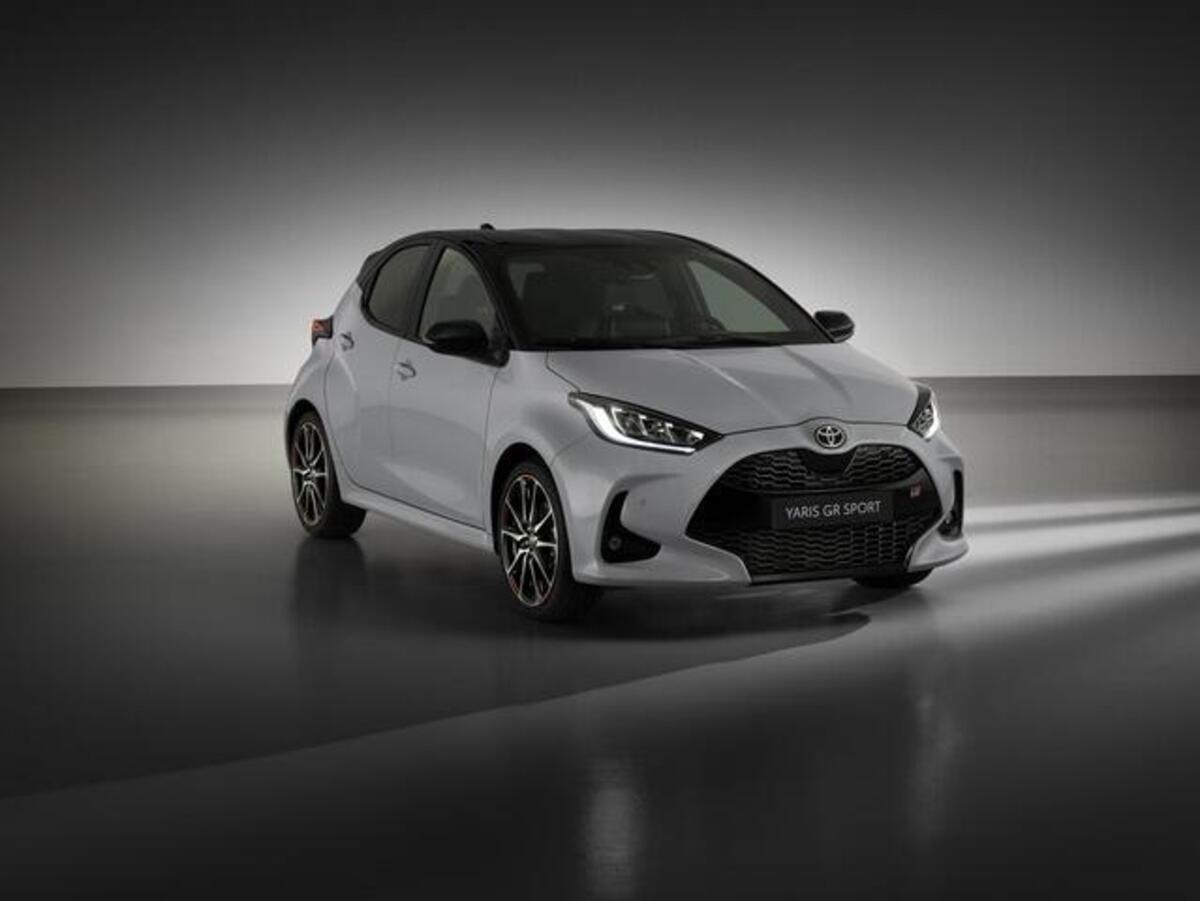 Toyota Yaris GR Sport 1 5 Hybrid 5 Porte GR Sport Prezzo E Scheda