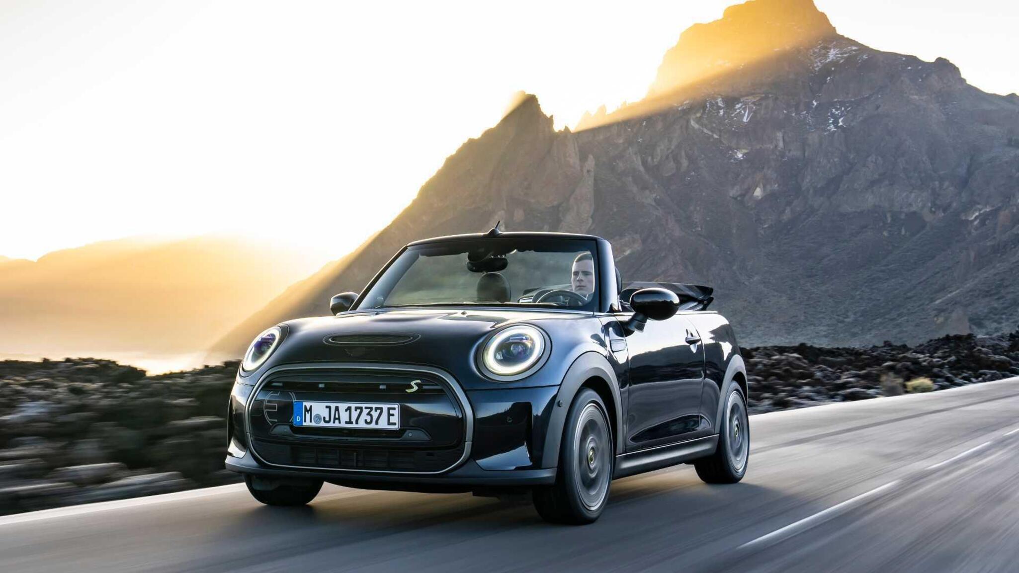 Mini Mini Cabrio Cooper Se Cabrio Nuove Listino Prezzi Auto Nuove