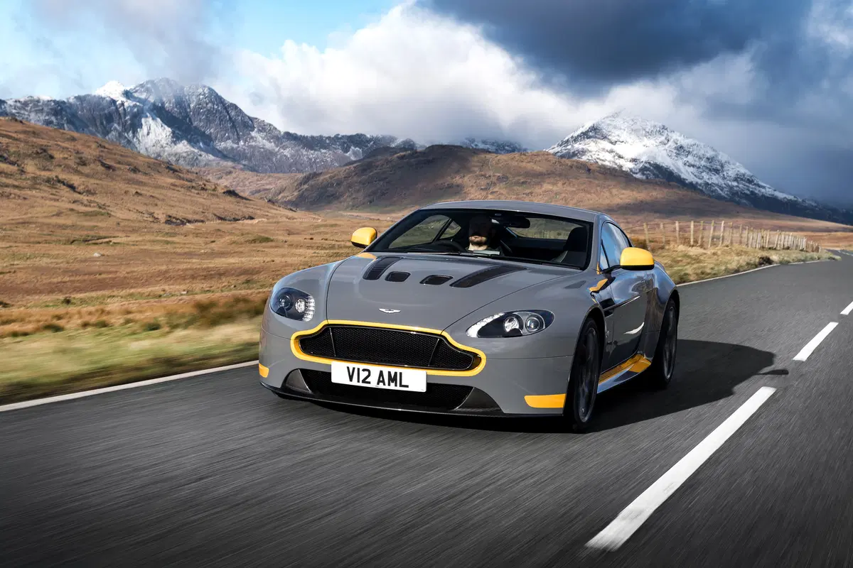 Aston Martin Vantage (2016-18) (3)