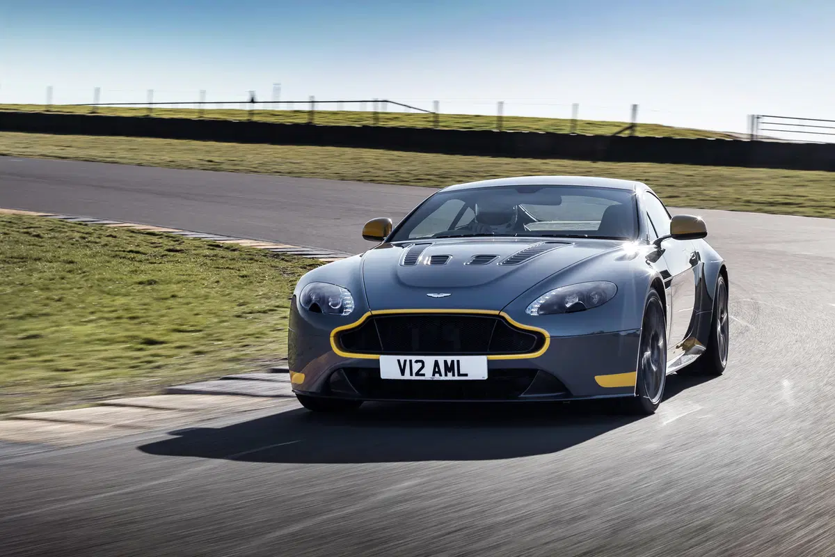 Aston Martin Vantage (2016-18) (5)