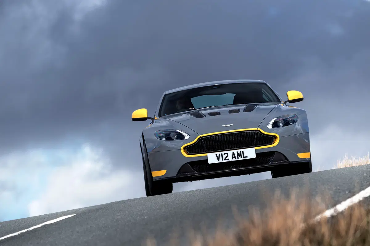 Aston Martin Vantage (2016-18) (6)