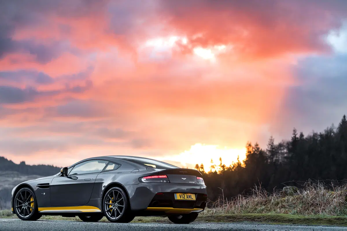 Aston Martin Vantage (2016-18) (7)