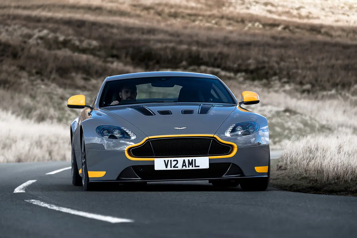 Aston Martin Vantage (2016-18) (10)