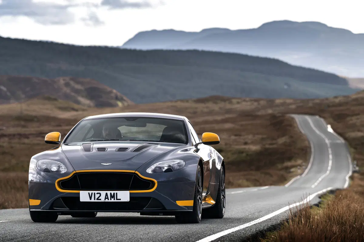 Aston Martin Vantage (2016-18) (17)
