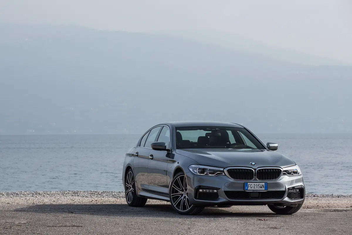 BMW Serie 5 (2016-23) (25)