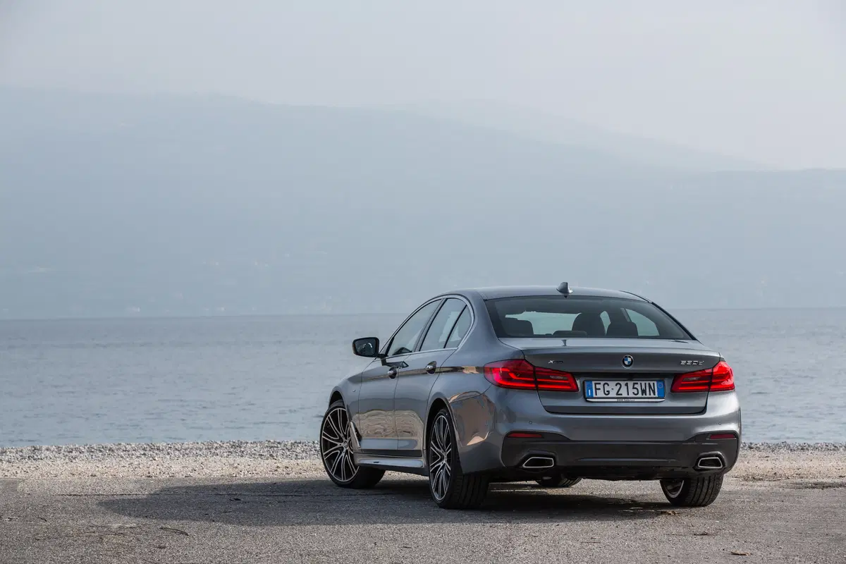 BMW Serie 5 (2016-23) (29)