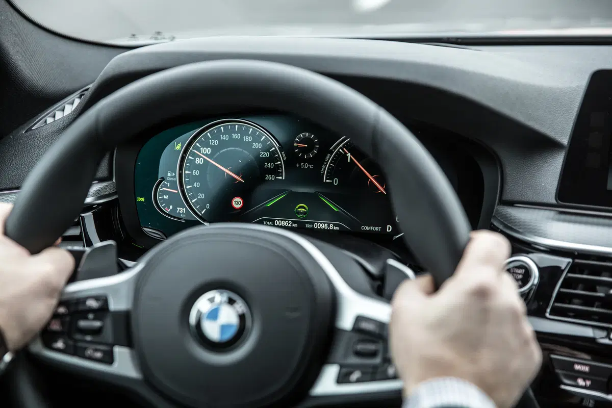 BMW Serie 5 (2016-23) (37)