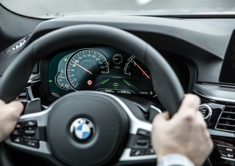 BMW Serie 5 (2016-->>) (37)