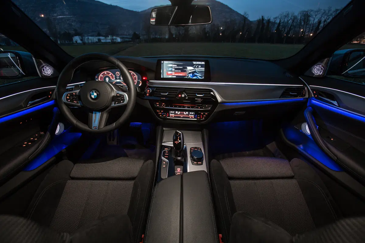 BMW Serie 5 (2016-23) (41)