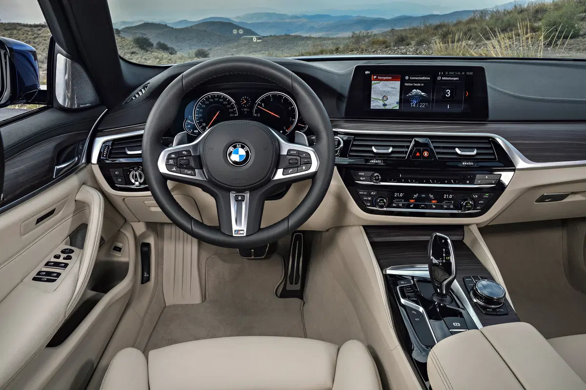 BMW Serie 5 Touring (2017-24) (37)