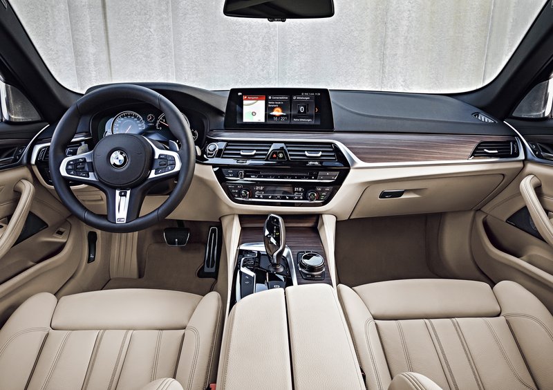 BMW Serie 5 Touring (2017-24) (41)