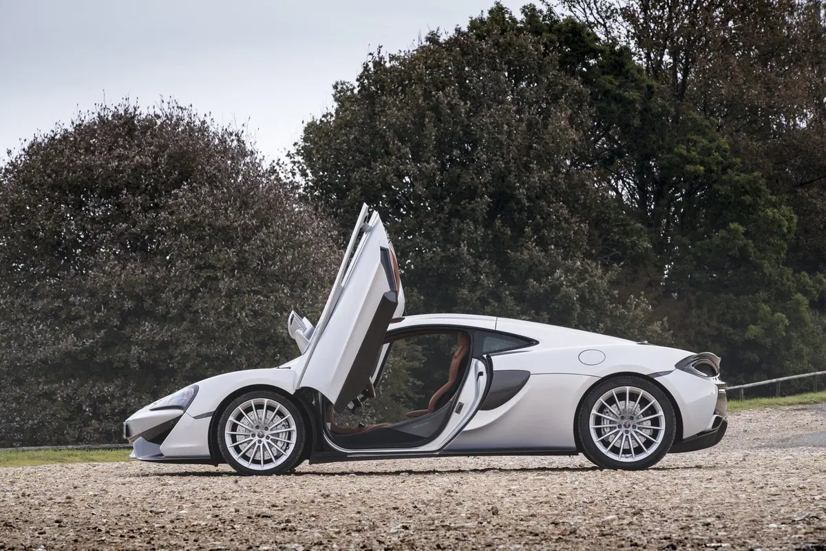 McLaren 570GT (2016-20) (2)