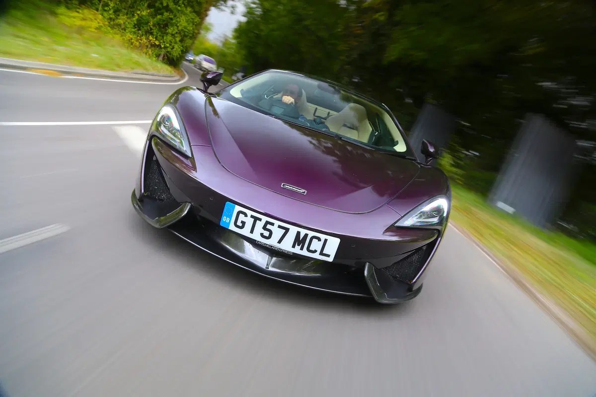 McLaren 570GT (2016-20) (3)