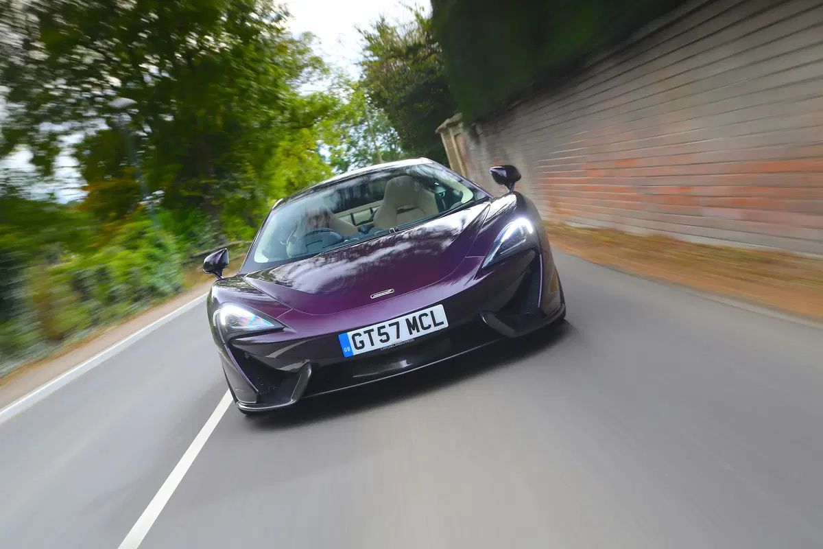 McLaren 570GT (2016-20) (9)