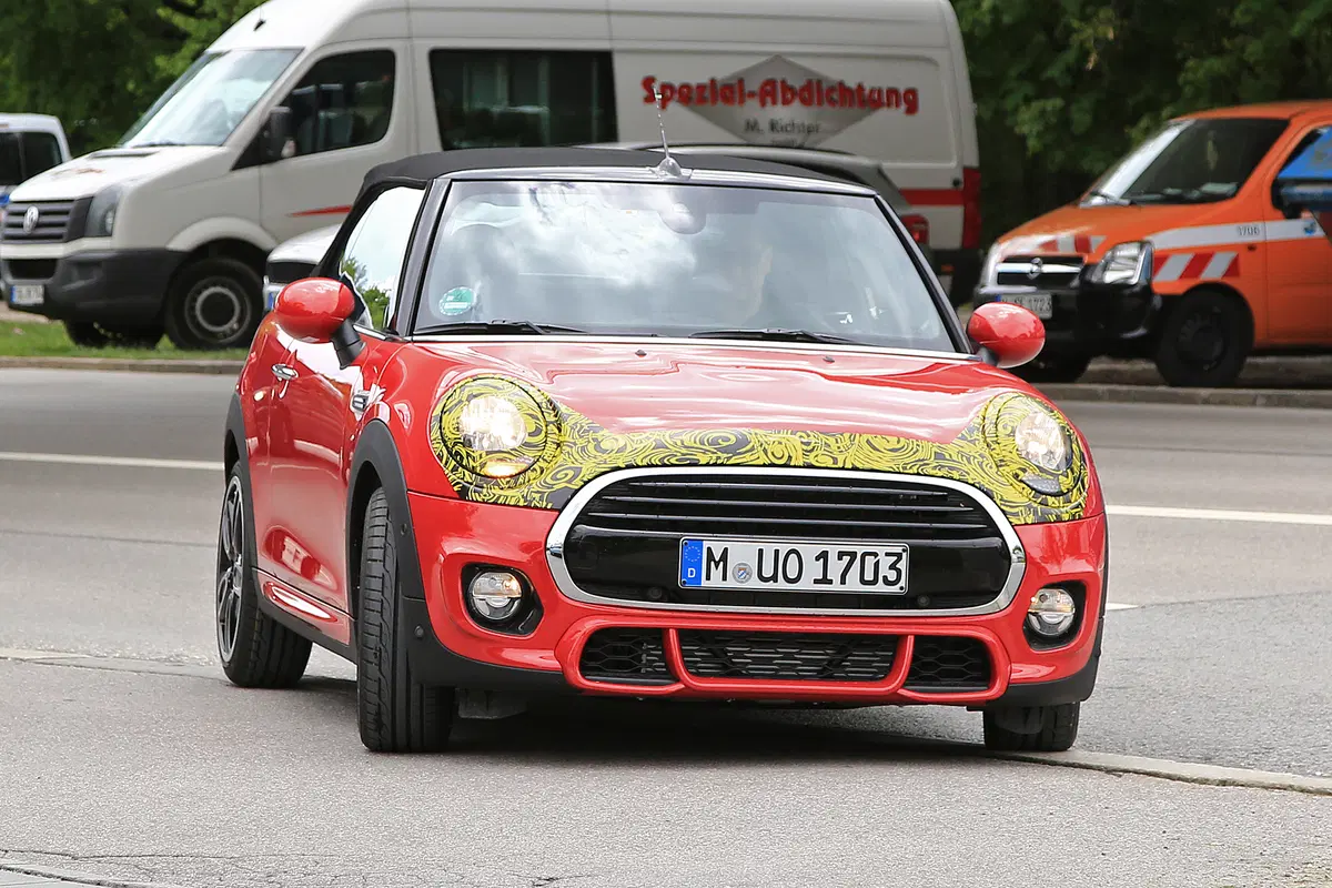 Mini Cabrio restyling, le foto spia (2)