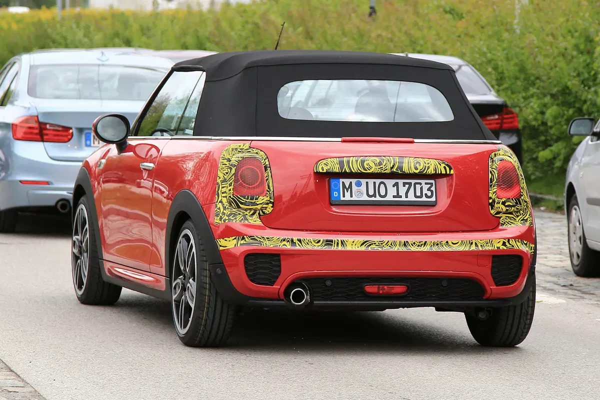 Mini Cabrio restyling, le foto spia (11)