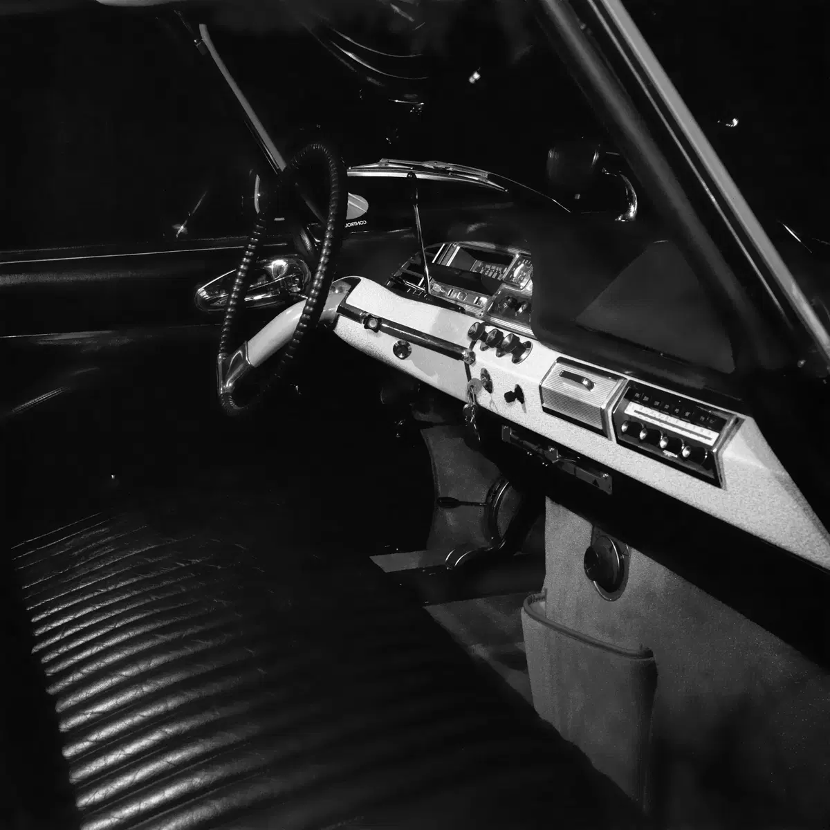 DS 5 Prestige, ritorno agli anni '60 (12)