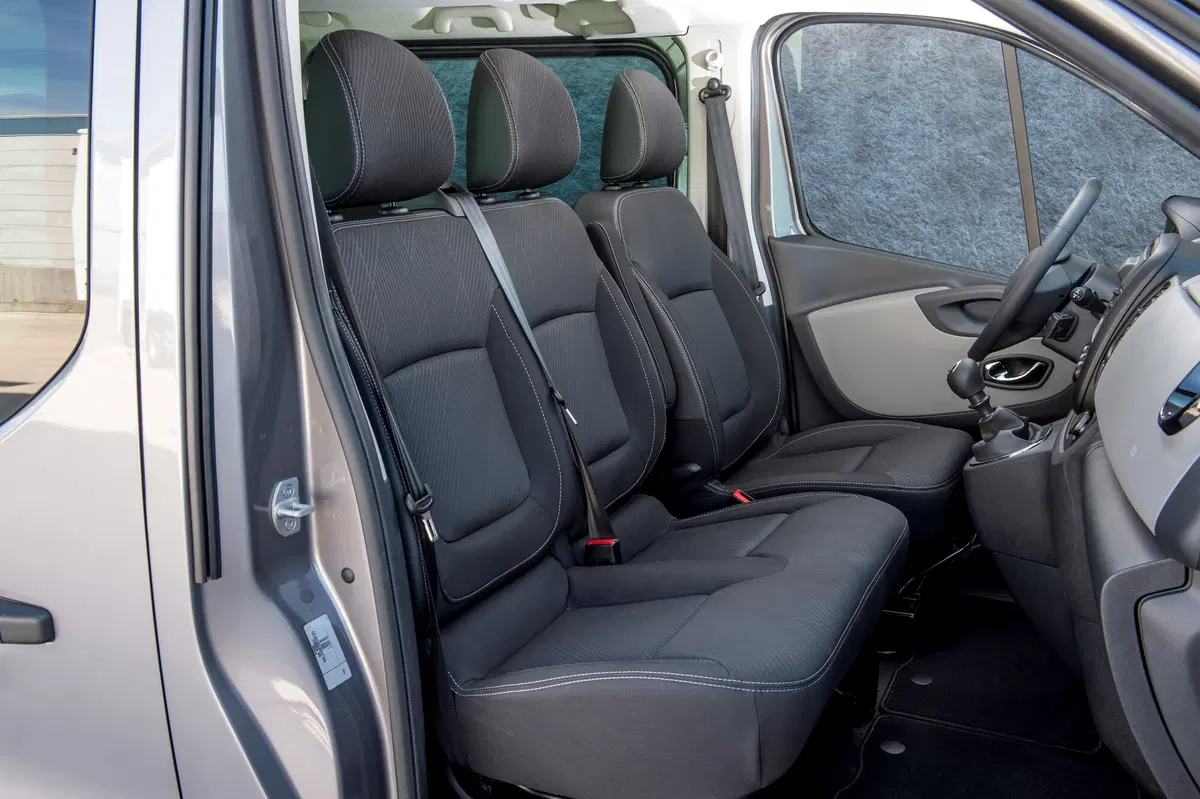 Nissan NV300 (2016-22) (40)