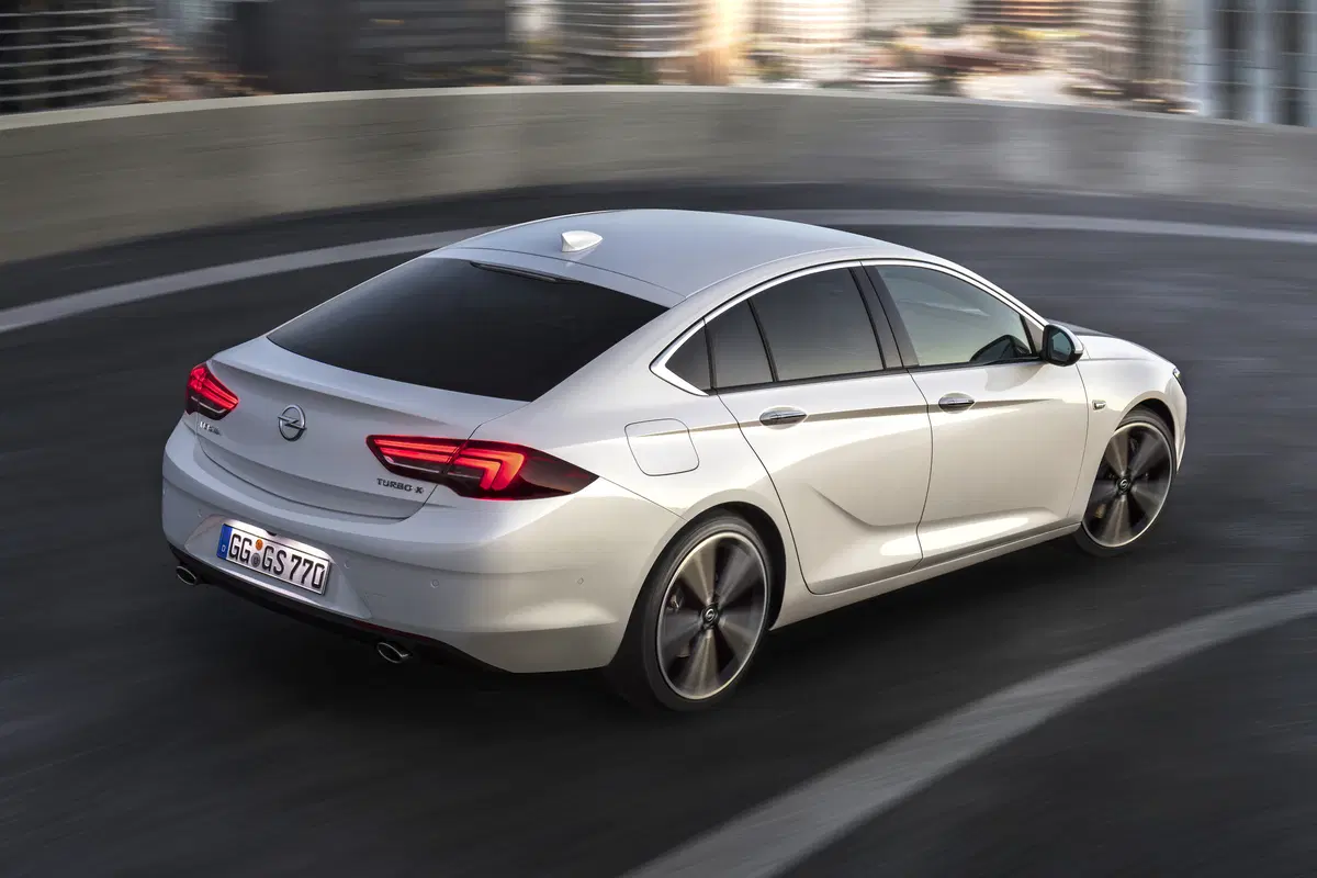 Opel Insignia 2.0 BiTurbo CDTI S&S AWD aut. Grand Sport GSi (30)
