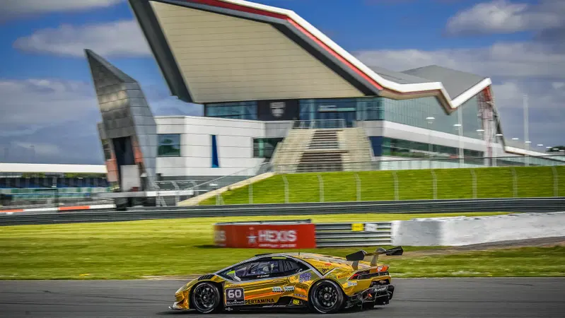 Lamborghini Super Trofeo Europa, si corre a Silverstone
