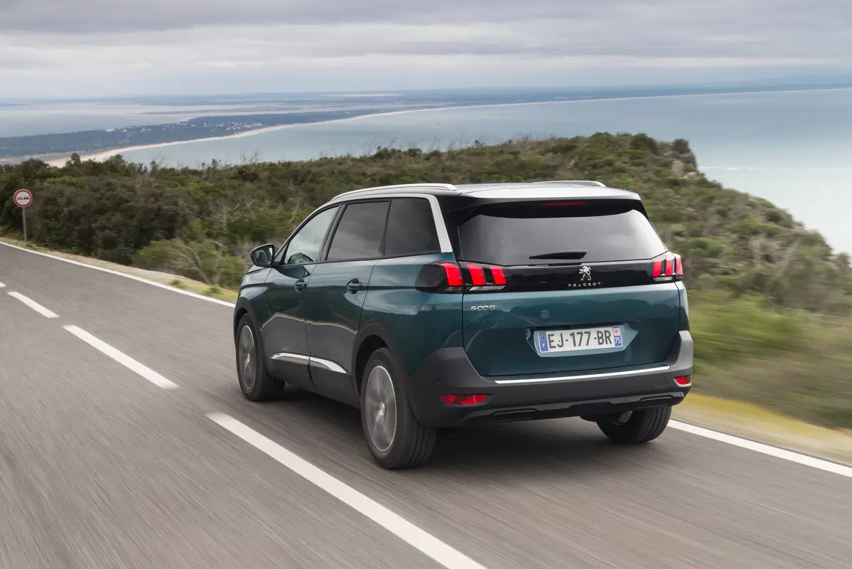 Peugeot 5008 BlueHDi 150 S&S Business (25)