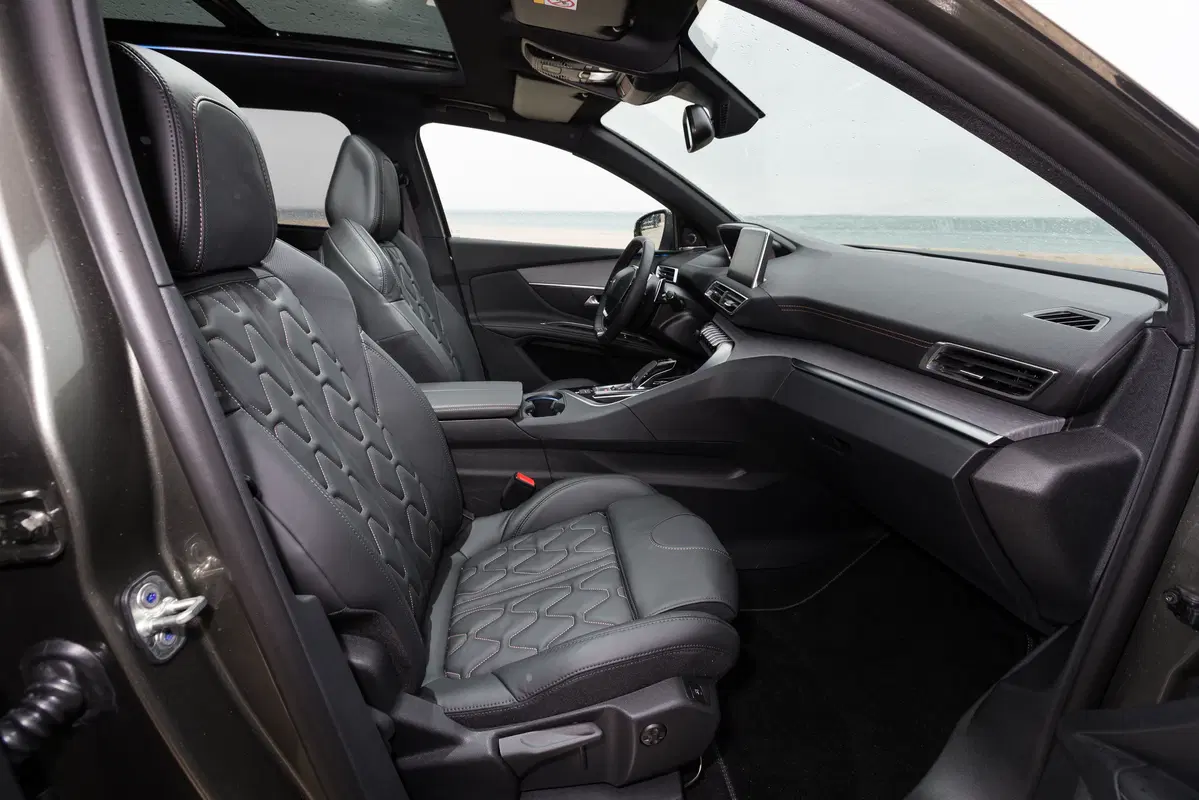 Peugeot 5008 BlueHDi 150 S&S Business (32)