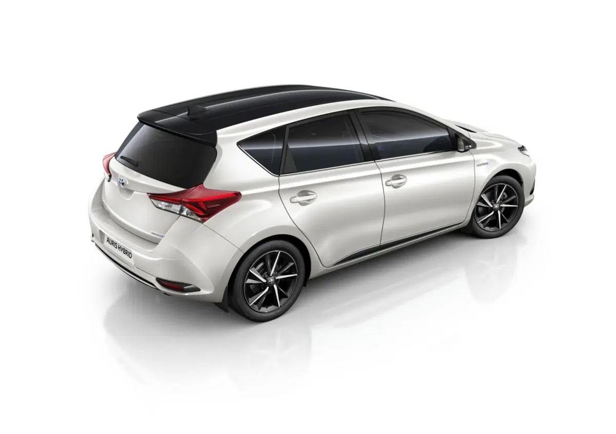 Toyota Auris Black Edition, il nuovo allestimento (13)