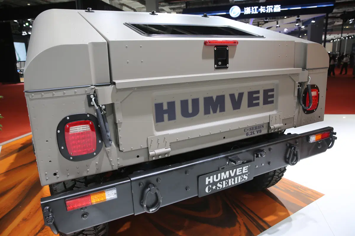 Humvee C-Series, il ritorno dell'Hummer H1 (10)