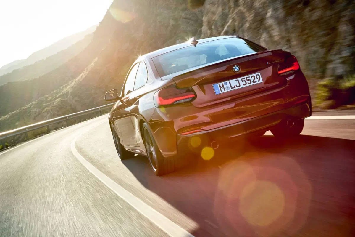 BMW Serie 2, restyling per Coupé e Cabrio (14)