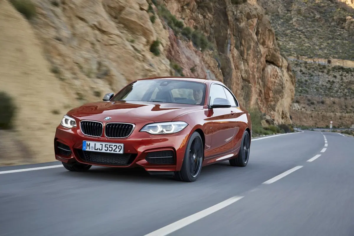 BMW Serie 2, restyling per Coupé e Cabrio (15)