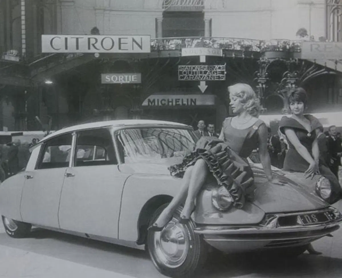 Confronto Heritage, PSA: Citroen DS Vs DS 5 (4)