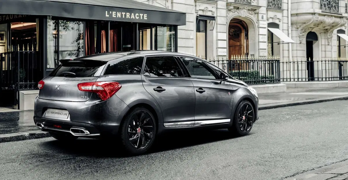 Confronto Heritage, PSA: Citroen DS Vs DS 5 (3)
