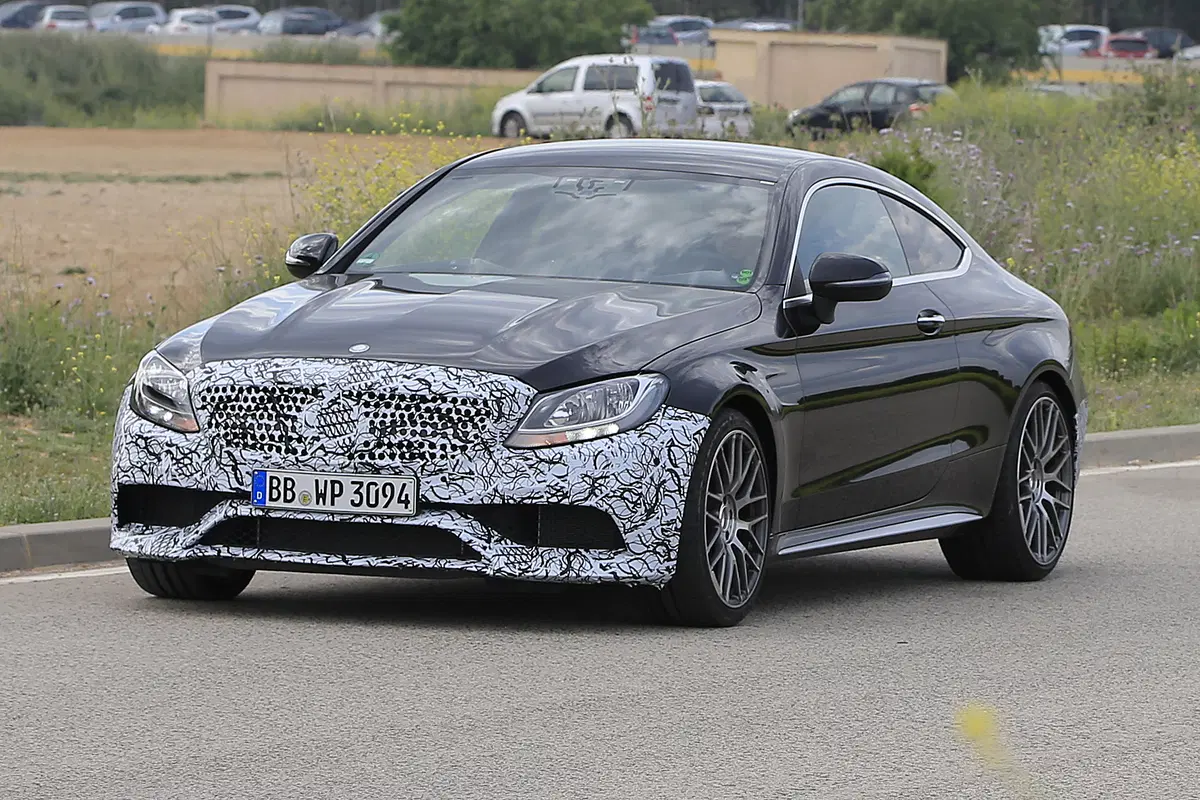 Mercedes classe C63, pronto il restyling (2)