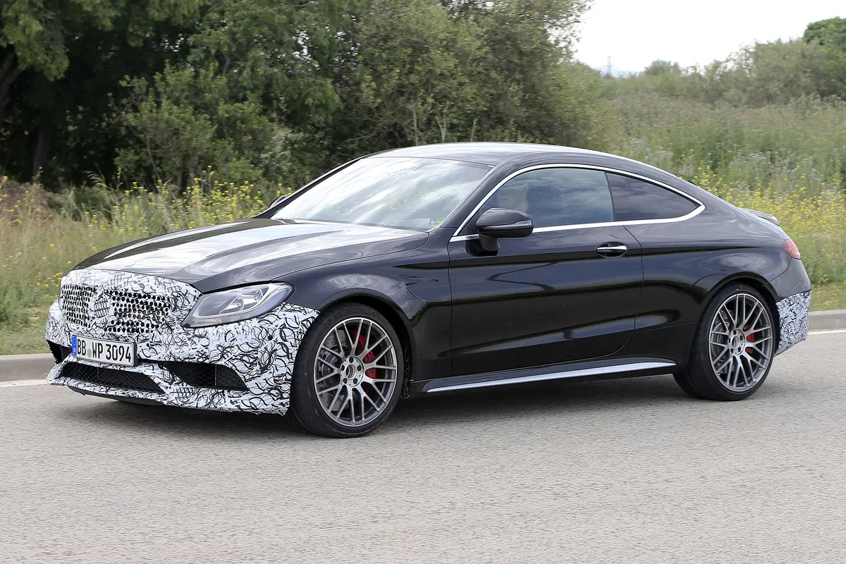 Mercedes classe C63, pronto il restyling (5)