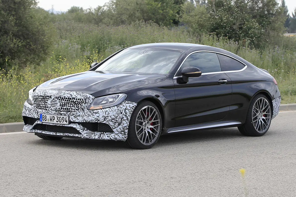 Mercedes classe C63, pronto il restyling (7)