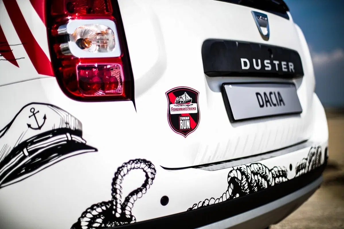 Dacia Duster Strongman, limited edition per la StrongmanRun (2)