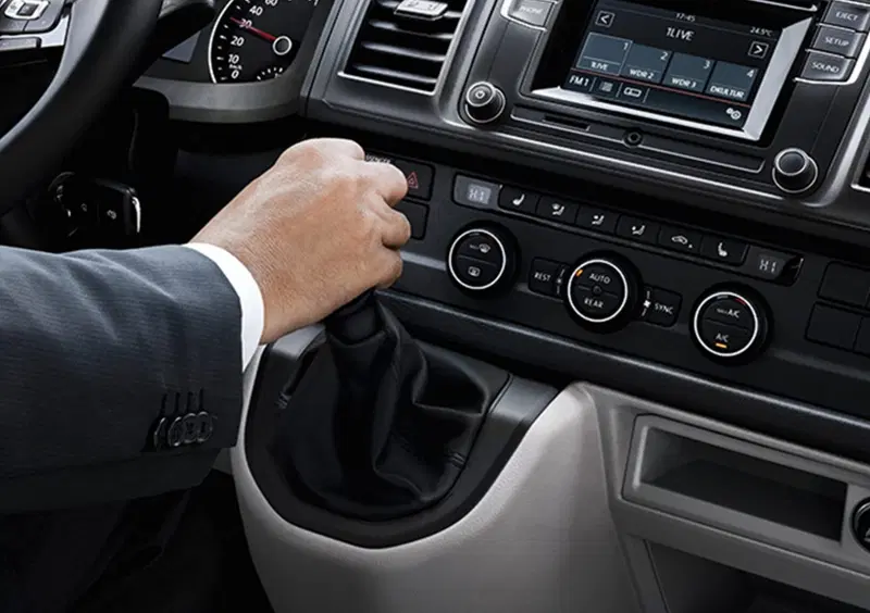 Volkswagen Veicoli Commerciali Caravelle (2015-23) (17)