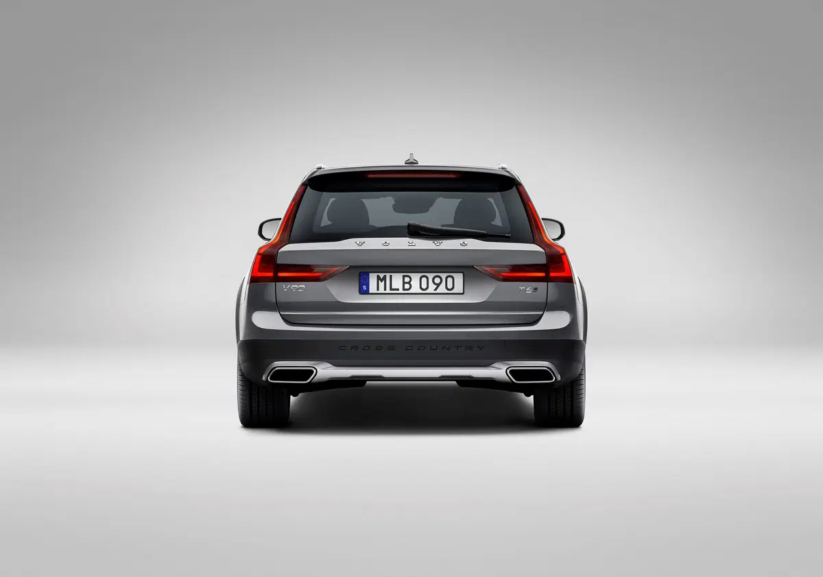 Volvo V90 Cross Country D4 AWD Pro (8)