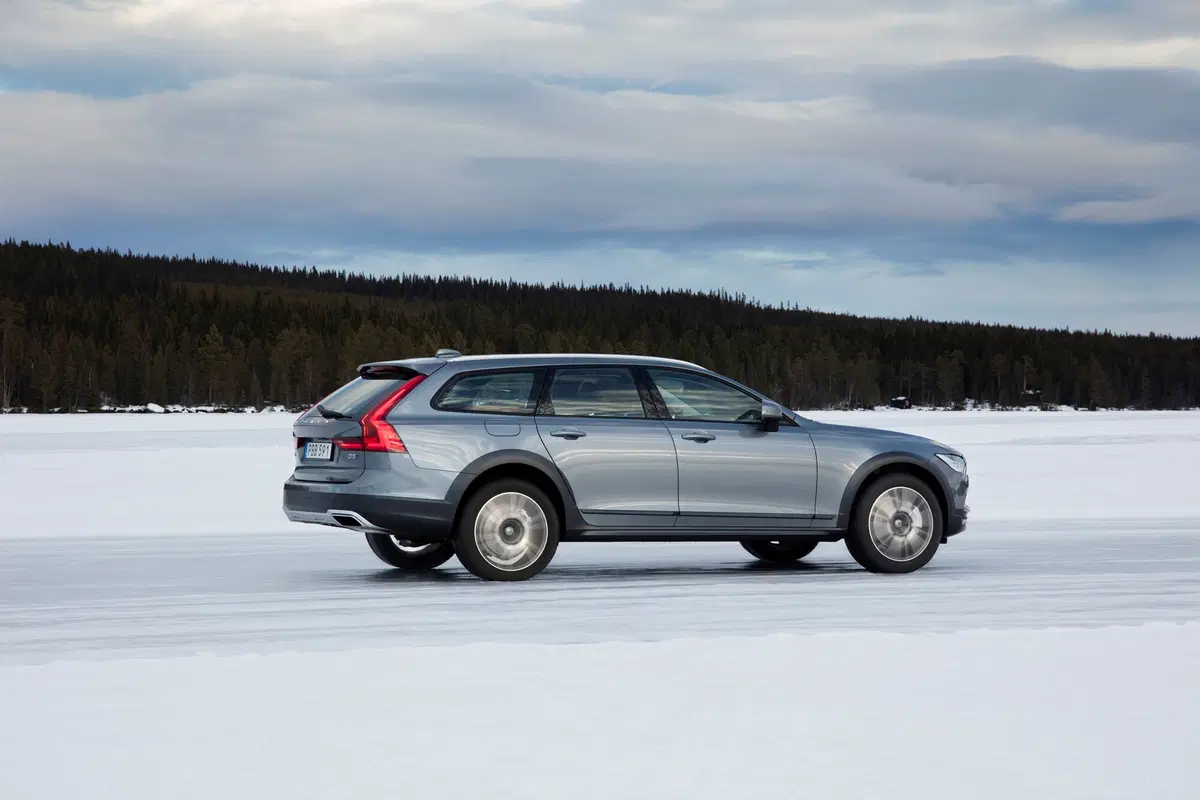 Volvo V90 Cross Country D4 AWD Pro (15)