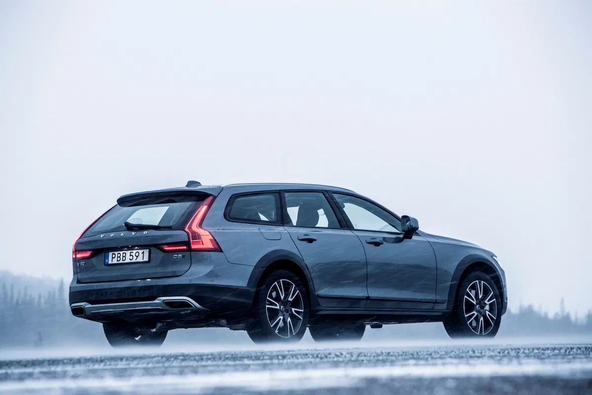 Volvo V90 Cross Country D4 AWD Pro (18)
