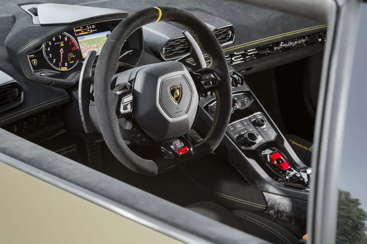 Lamborghini Huracan Performante, la più veloce è lei [Video primo test] (5)