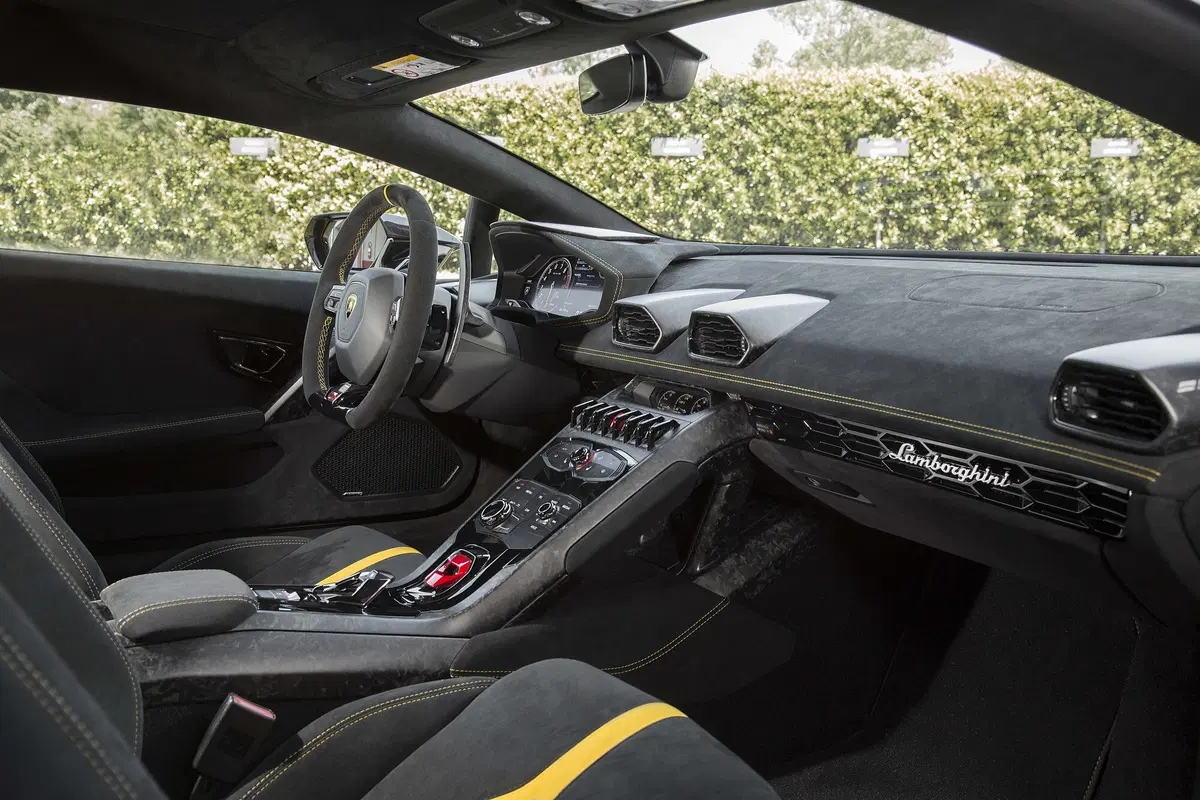 Lamborghini Huracan Performante, la più veloce è lei [Video primo test] (6)