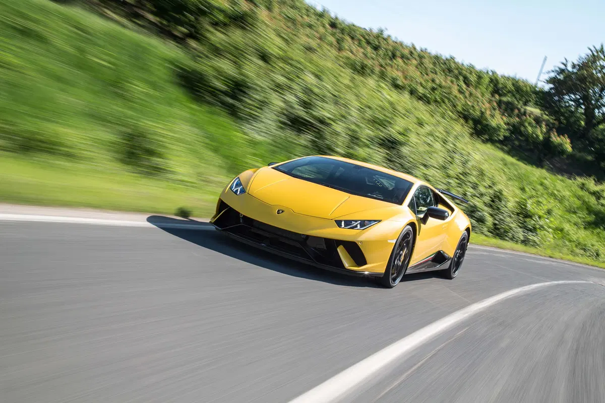 Lamborghini Huracan Performante, la più veloce è lei [Video primo test] (13)