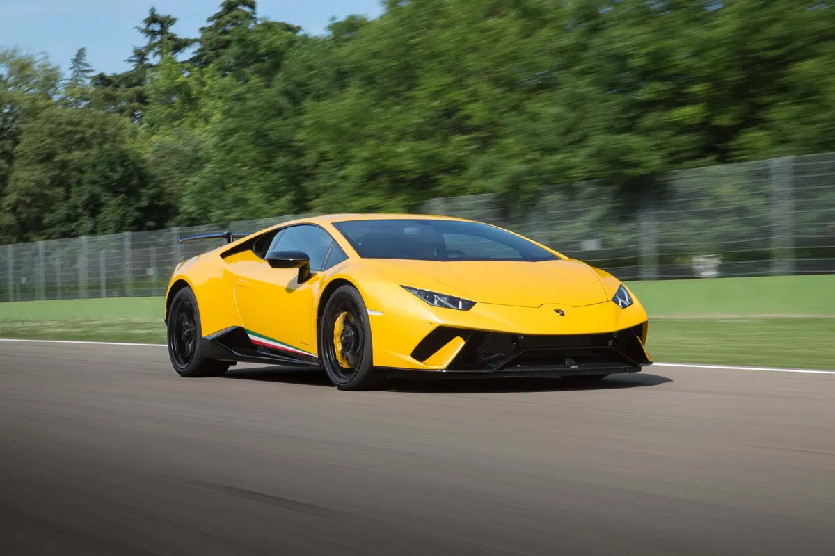 Lamborghini Huracan Performante, la più veloce è lei [Video primo test] (16)