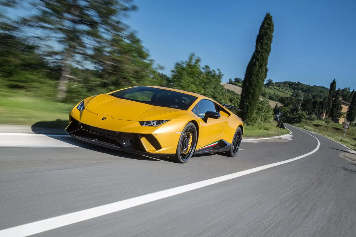 Lamborghini Huracan Performante, la più veloce è lei [Video primo test] (18)
