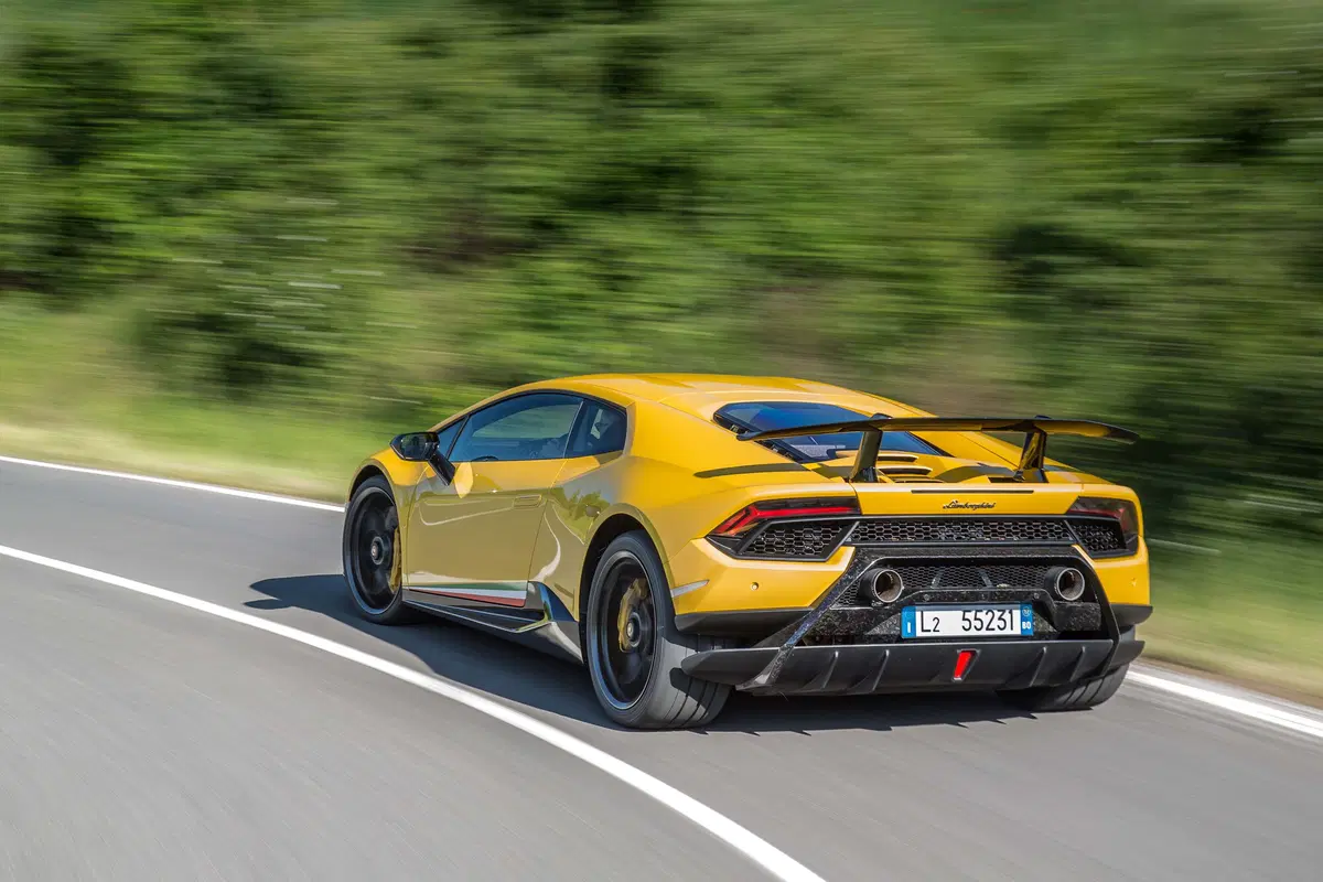 Lamborghini Huracan Performante, la più veloce è lei [Video primo test] (19)