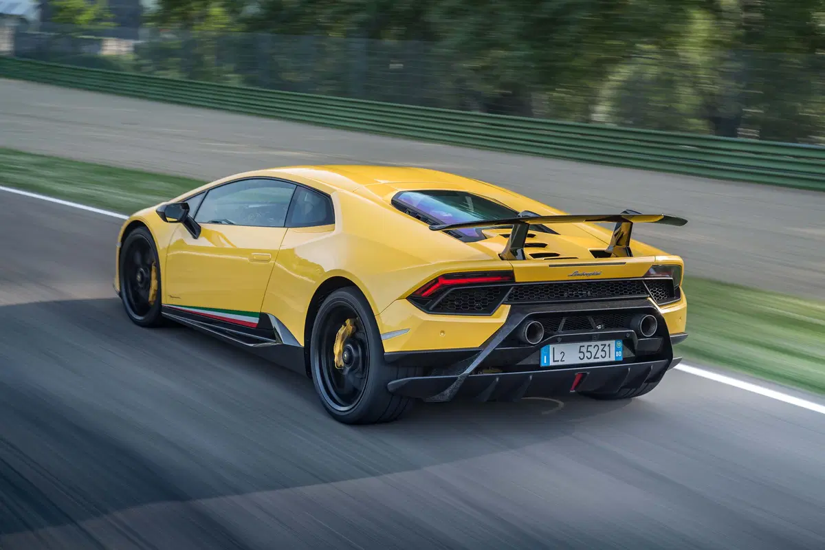 Lamborghini Huracan Performante, la più veloce è lei [Video primo test] (25)