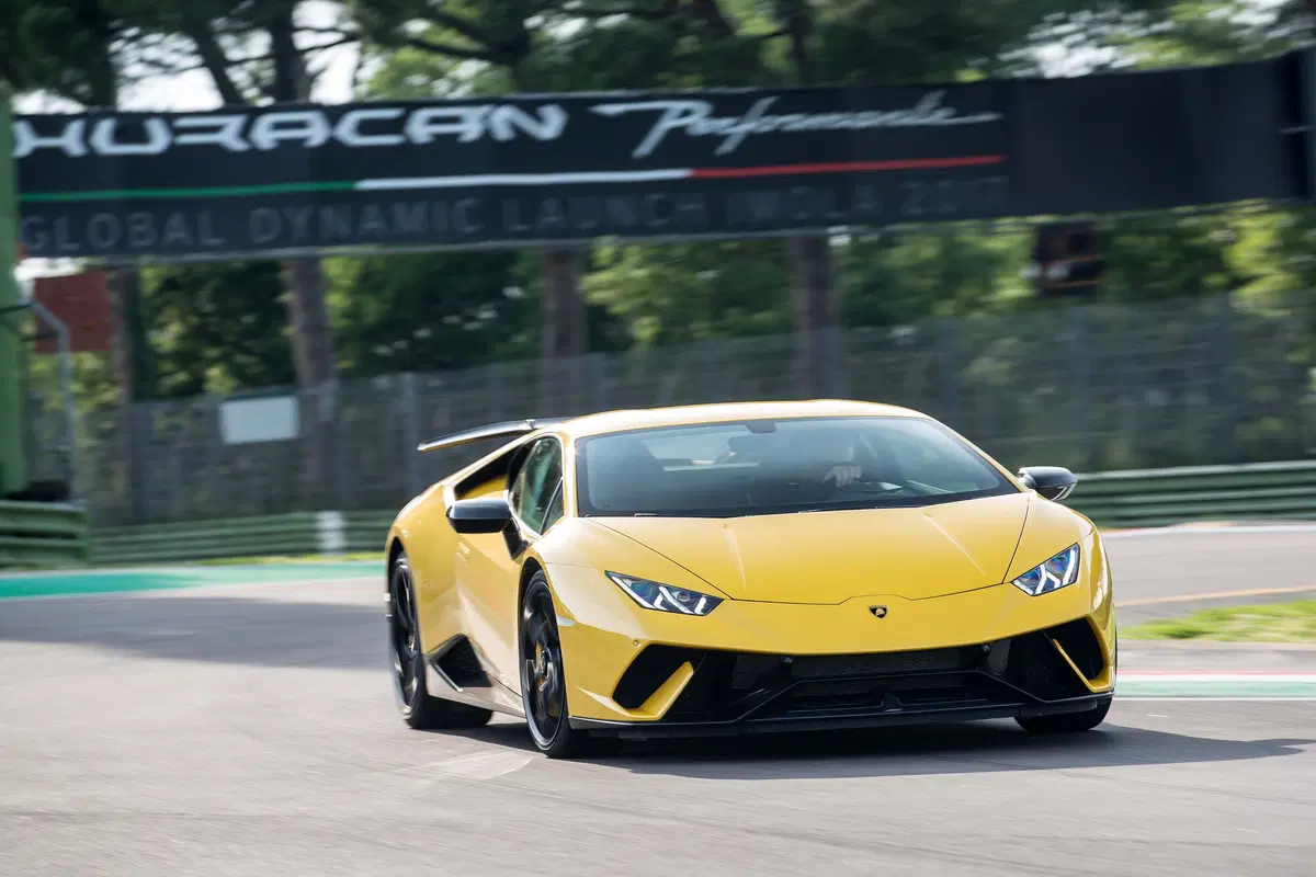 Lamborghini Huracan Performante, la più veloce è lei [Video primo test] (36)