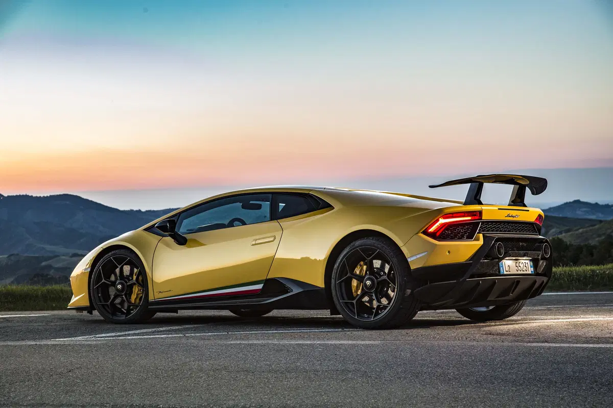 Lamborghini Huracan Performante, la più veloce è lei [Video primo test] (37)